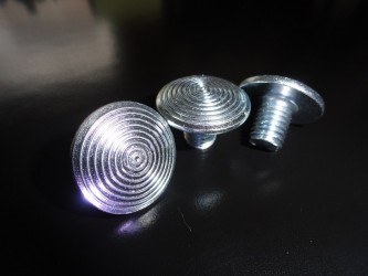 clou podotactile inox 316 L finition zinguée
